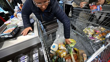 REPORTAGE. Promotion, bac anti-gaspi, marque distributeur… Les Français cumulent les stratégies pour réduire le prix de leurs courses