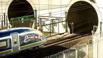 Eurotunnel : après l'accident entre un minibus et un train de fret, le chauffeur du bus testé négatif à l'alcool et aux stupéfiants